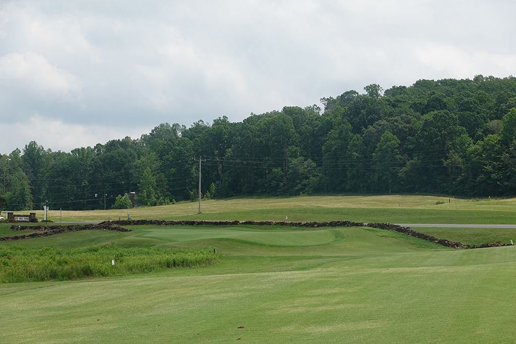 17th Hole at Tot Hill Farm Golf  (411 Yard Par 4)